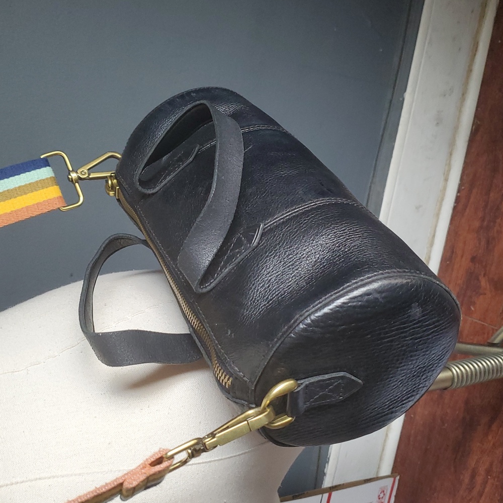 Madewell Black Crossbody Bag with Textured Leather and Detachable Rainbow Strap - Picture 2 of 12